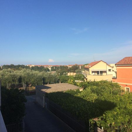 A Casa Di Nonna Luciana - Trilocale Con Giardino Ceriale Exterior foto